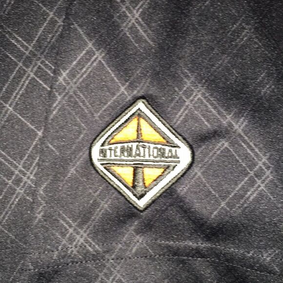 Navistar International Trucks Play Dry Shark Metal Tab polyester polo shirt XL - Picture 3 of 5